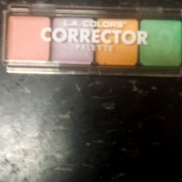 Makeup palette - Picture 1 of 1